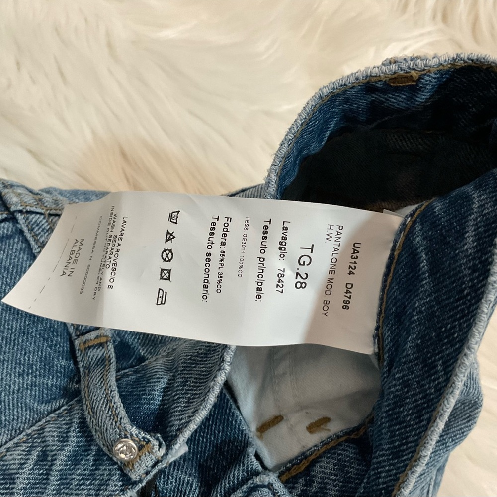 LIU.JO RIPPED JEANS - Picture 16 of 16